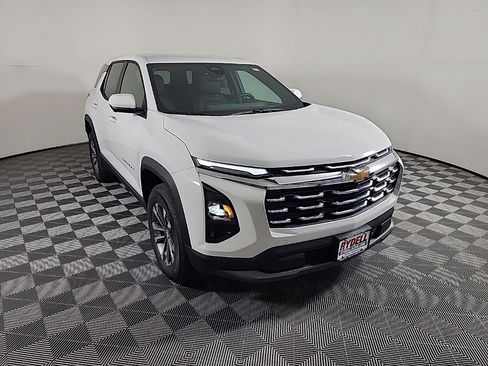 New 2026 Chevrolet Equinox LT w/ Convenience Package II image 2