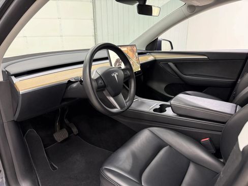 Used 2023 Tesla Model Y Long Range AWD/4WD image 13