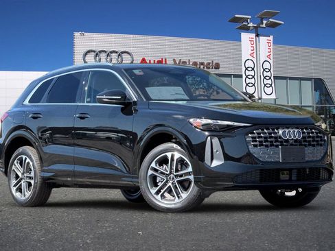New 2025 Audi Q5 Premium image 2