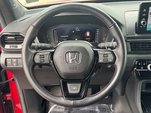 Certified 2025 Honda Pilot Black Edition image 25