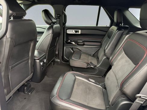 Used 2022 Ford Explorer ST-Line AWD/4WD image 18