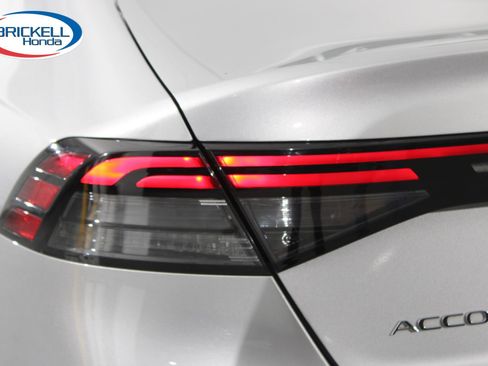Used 2024 Honda Accord Touring image 12