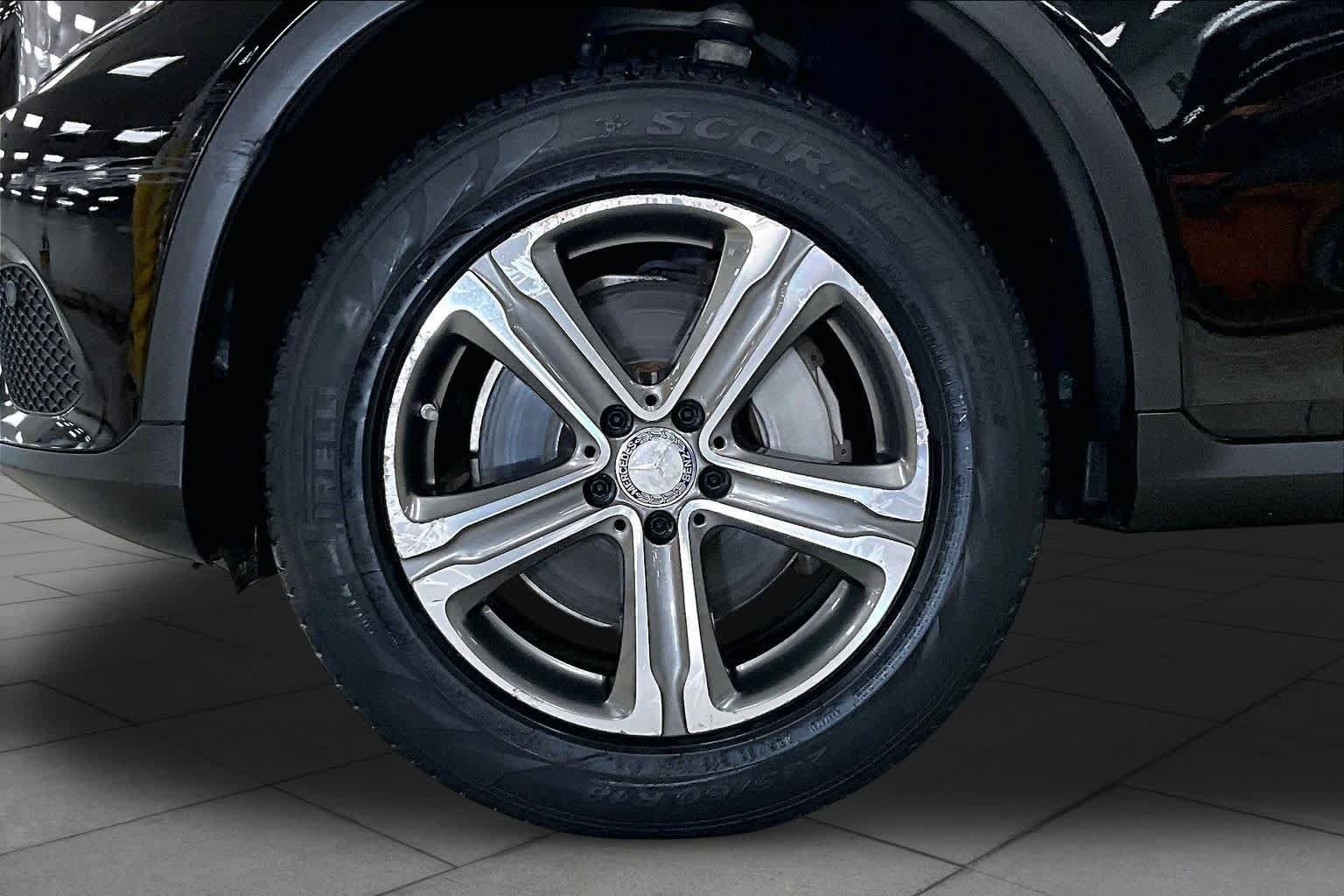 Used 2016 Mercedes-Benz GLC 300 4MATIC image 11