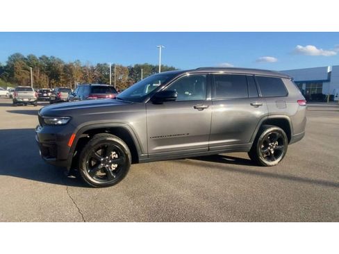 Used 2023 Jeep Grand Cherokee L Laredo image 6
