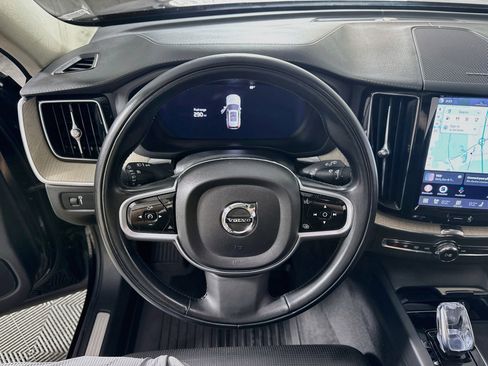 Used 2022 Volvo XC60 B5 Inscription w/ Climate Package AWD/4WD image 16