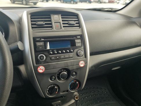 Used 2018 Nissan Versa SV FWD image 11