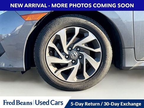 Used 2018 Honda Civic EX image 11