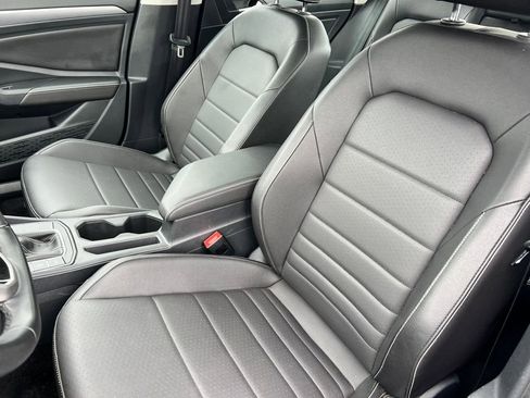 Used 2024 Volkswagen Jetta SE image 10