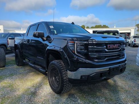 Used 2025 GMC Sierra 1500 SLT image 4