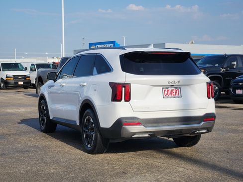 Used 2025 Kia Sorento S w/ Panoramic Sunroof Package FWD image 5