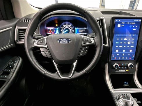 Used 2022 Ford Edge SEL w/ Sport Appearance Package image 5