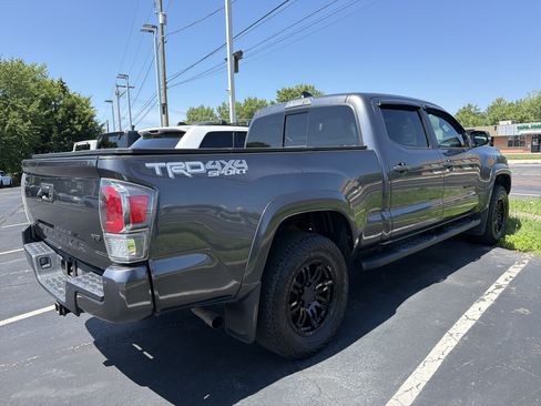 Used 2022 Toyota Tacoma TRD Sport w/ TRD Premium Sport Package AWD/4WD image 7