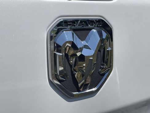 Used 2022 RAM 1500 Laramie AWD/4WD image 11