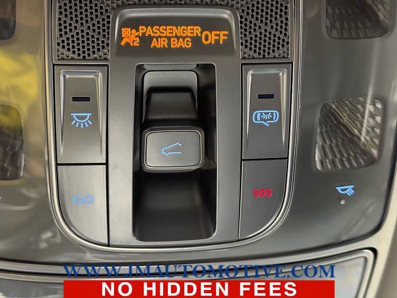 Used 2022 Genesis GV70 2.5T w/ Select Package AWD/4WD image 35