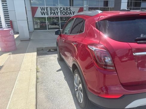 Used 2019 Buick Encore Preferred FWD image 2