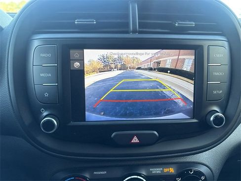 Certified 2024 Kia Soul LX image 11