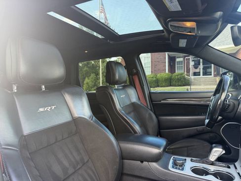 Used 2019 Jeep Grand Cherokee SRT AWD/4WD image 32