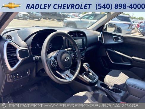 Used 2021 Kia Soul S FWD image 5
