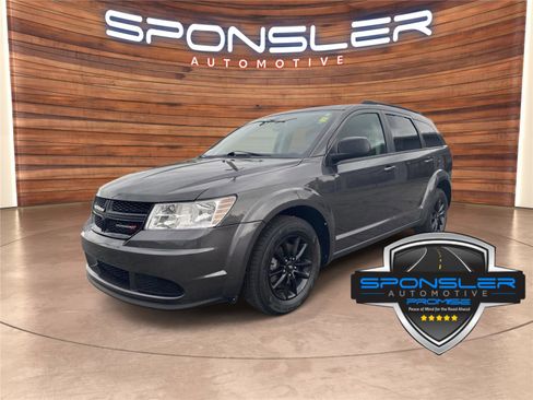 Used 2020 Dodge Journey SE w/ Blacktop Package FWD image 1