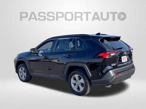 Used 2025 Toyota RAV4 XLE AWD/4WD image 4
