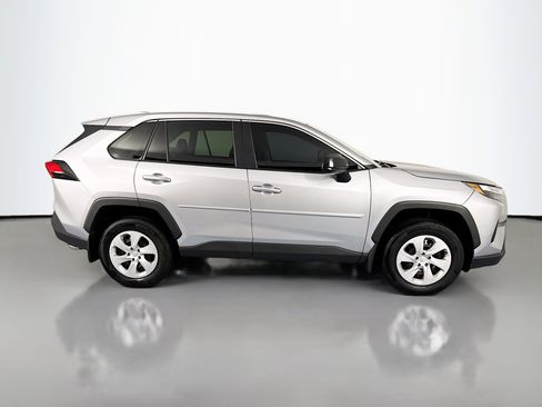 Used 2024 Toyota RAV4 LE image 4
