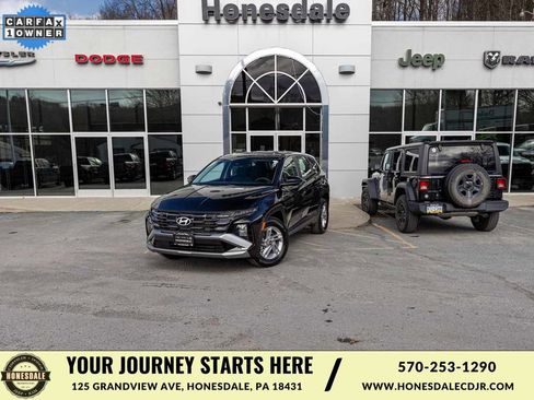Used 2025 Hyundai Tucson SE AWD/4WD image 1