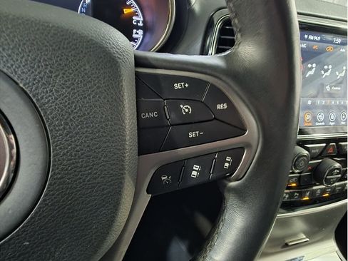 Used 2020 Jeep Grand Cherokee High Altitude image 28