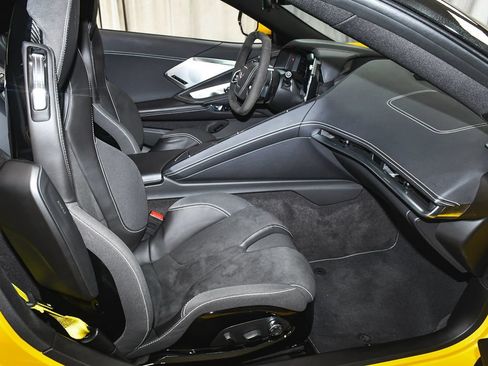 Used 2025 Chevrolet Corvette Stingray Preferred Conv w/ 2LT RWD image 51