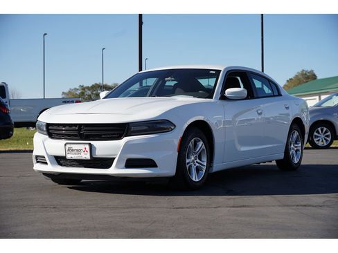 Used 2018 Dodge Charger SXT image 7