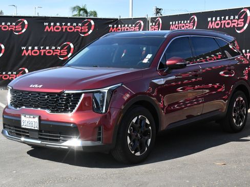 Used 2025 Kia Sorento S w/ Panoramic Sunroof Package FWD image 3