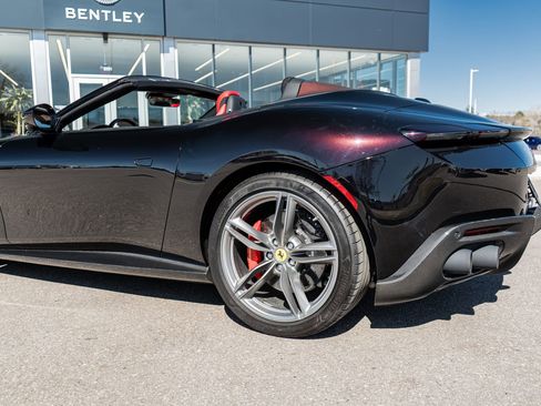 Used 2024 Ferrari Roma Spider image 9