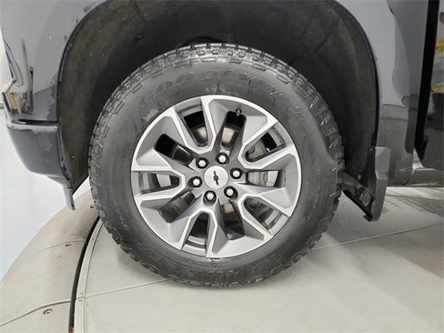 Used 2024 Chevrolet Silverado 1500 RST image 17
