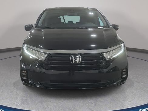 Used 2023 Honda Odyssey Touring image 3