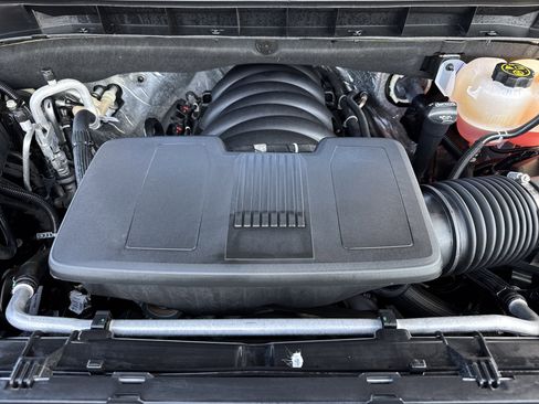 Used 2023 GMC Yukon SLT w/ SLT Premium Package image 34