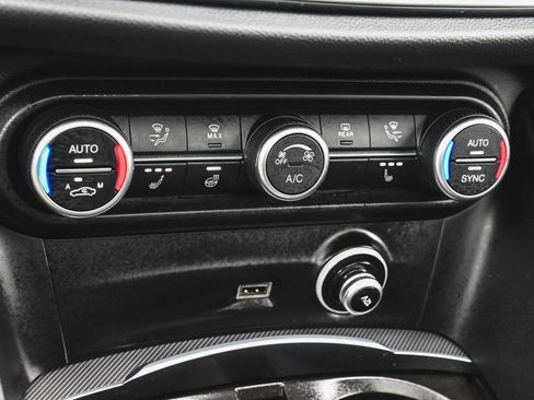 Used 2024 Alfa Romeo Stelvio Ti image 26