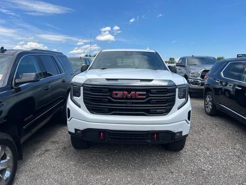 Used 2023 GMC Sierra 1500 AT4 w/ Technology Package AWD/4WD image 1
