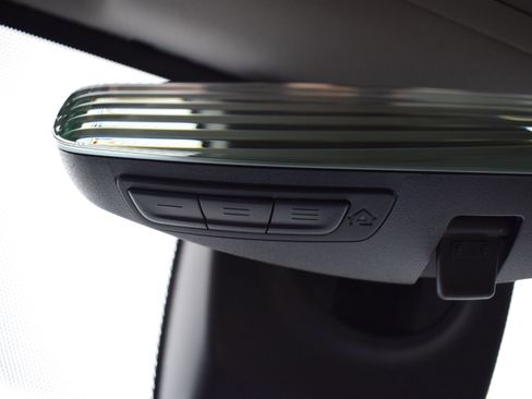 Used 2025 Toyota RAV4 XLE image 17