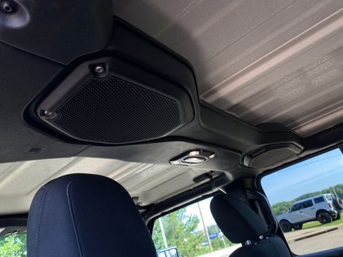 Used 2020 Jeep Wrangler Unlimited Sport S AWD/4WD image 29