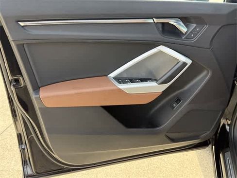 Used 2021 Audi Q3 2.0T Premium Plus w/ Premium Plus Package image 8