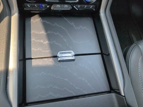 Used 2024 GMC Yukon Denali image 44