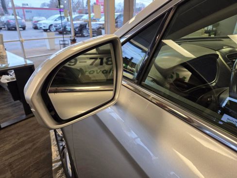 Used 2017 Lincoln MKX Reserve w/ Driver Assistance Package image 8