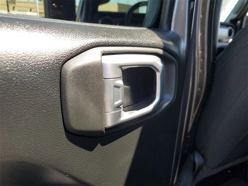 Used 2021 Jeep Wrangler Unlimited Sport image 15