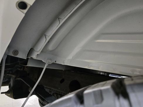 Used 2005 Chevrolet Silverado 1500 4x4 Crew Cab w/ Safe And Sound Package image 39