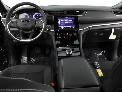 New 2026 Jeep Grand Cherokee L 4WD image 10