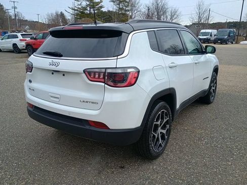 Used 2024 Jeep Compass Limited AWD/4WD image 5