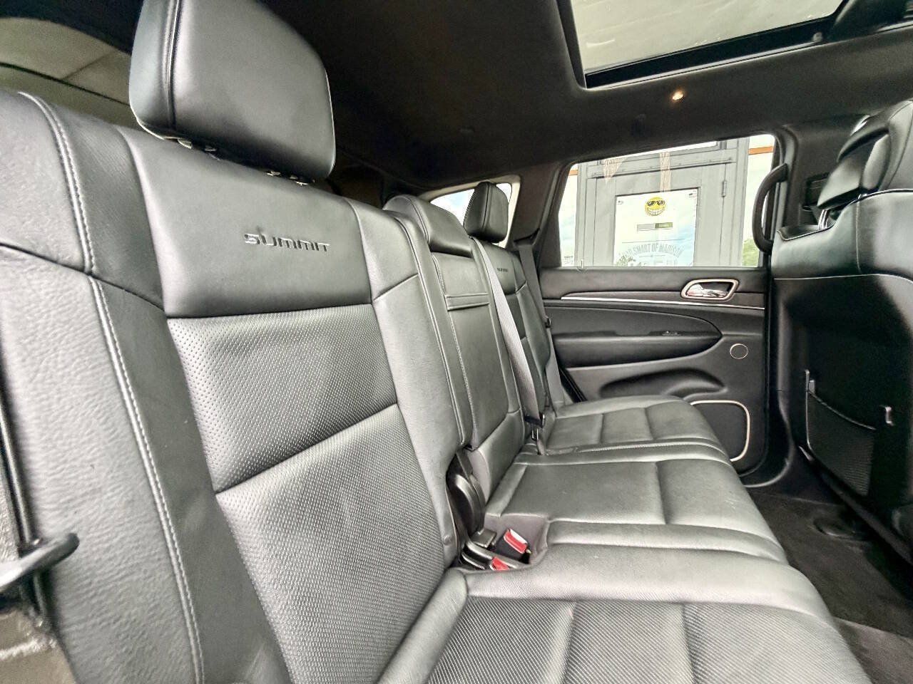 Used 2016 Jeep Grand Cherokee Summit AWD/4WD image 28