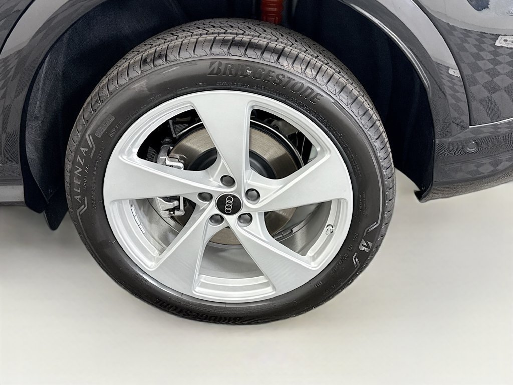 Used 2025 Audi Q5 Premium Plus w/ Premium Plus AWD/4WD image 30