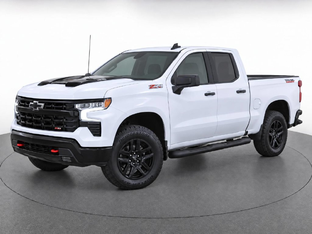 Used 2025 Chevrolet Silverado 1500 LT Trail Boss w/ Protection Package AWD/4WD image 2