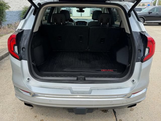 Used 2020 GMC Terrain Denali w/ Denali Premium Package FWD image 5