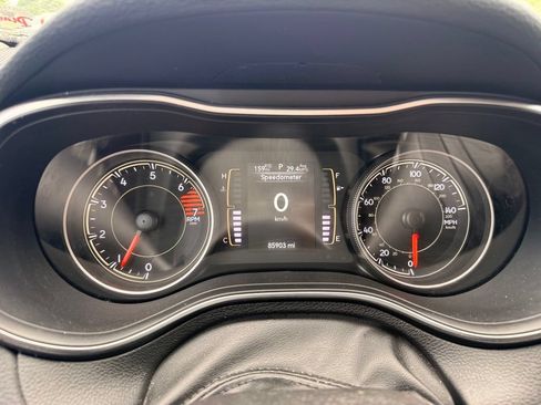 Used 2020 Jeep Cherokee Latitude Plus FWD image 29